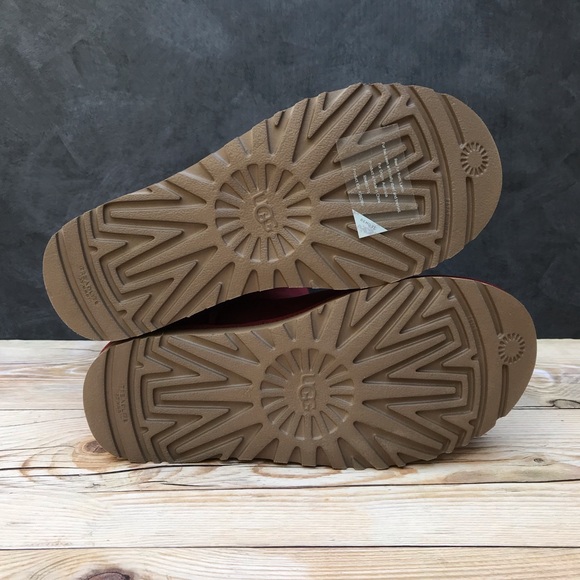 UGG Classic Short Suede Boots Sheepskin Lined - Picture 15 of 16